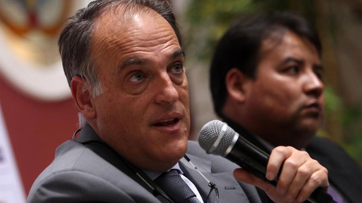 Javier Tebas, presidente de la LFP, atiende a los medios en Bolivia