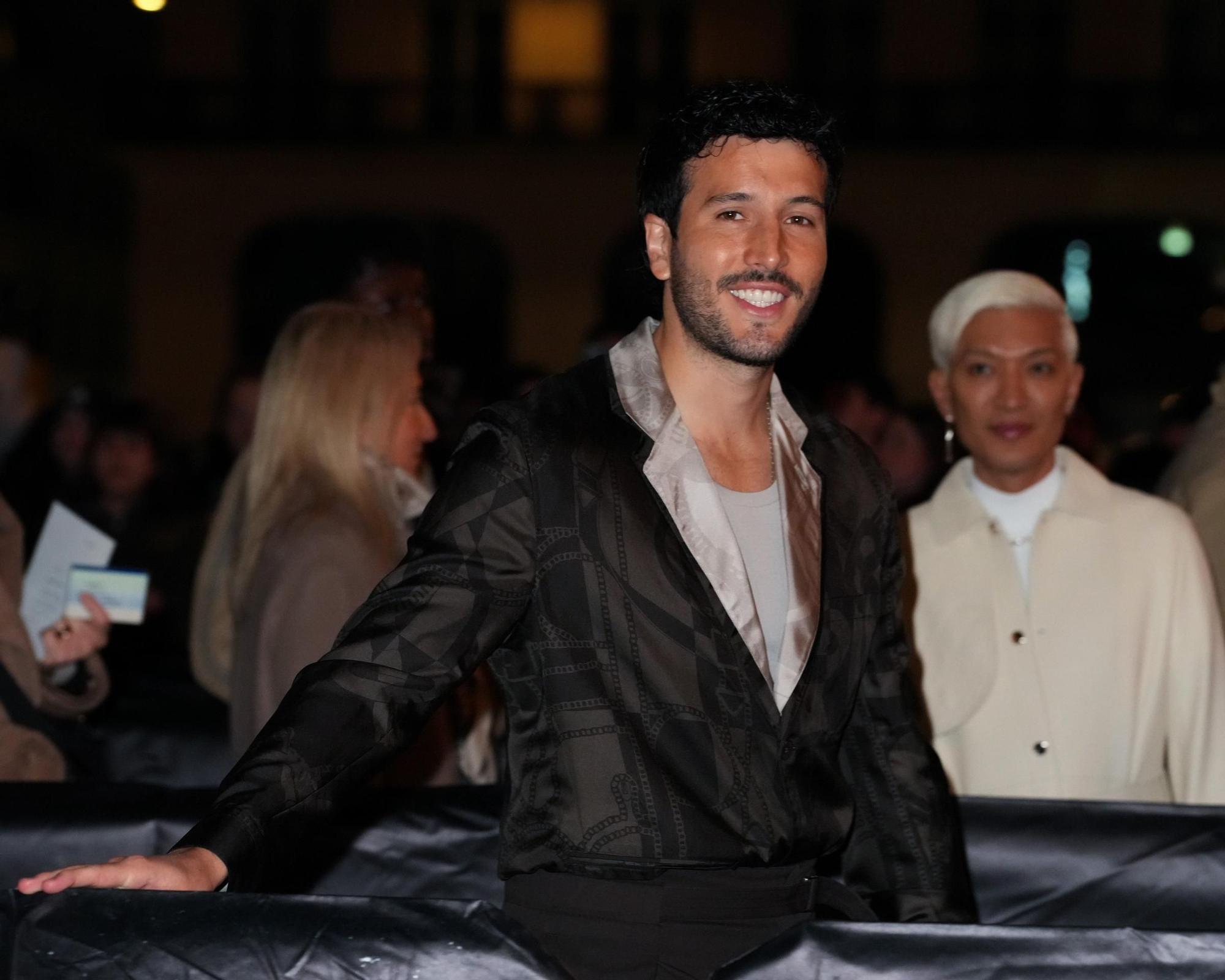 Sebastián Yatra en el desfile de Hermès en París