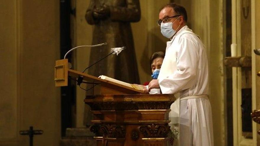 Misas al 75%, con mascarilla y todavía sin agua bendita