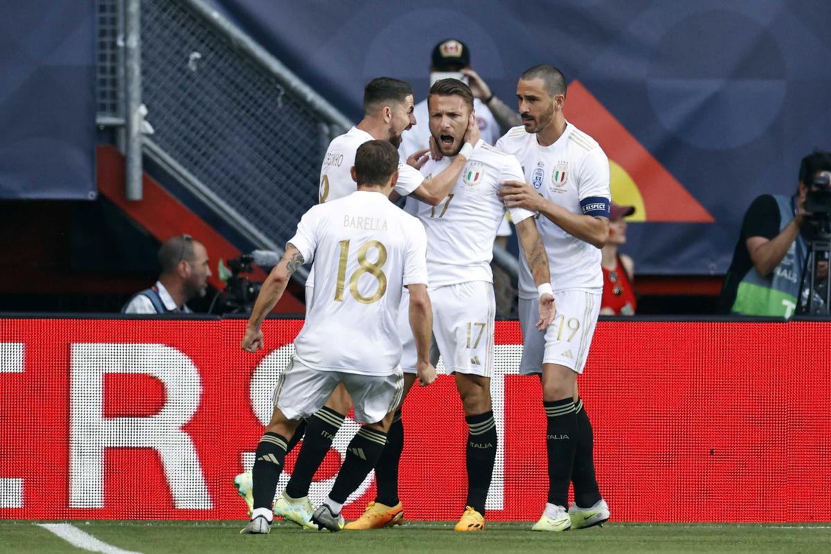 Immobile celebra el gol de penalti de Italia