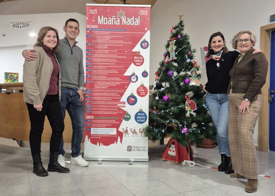 Coral Ríos (a la derecha) con la alcaldesa y ediles. |  G.N.