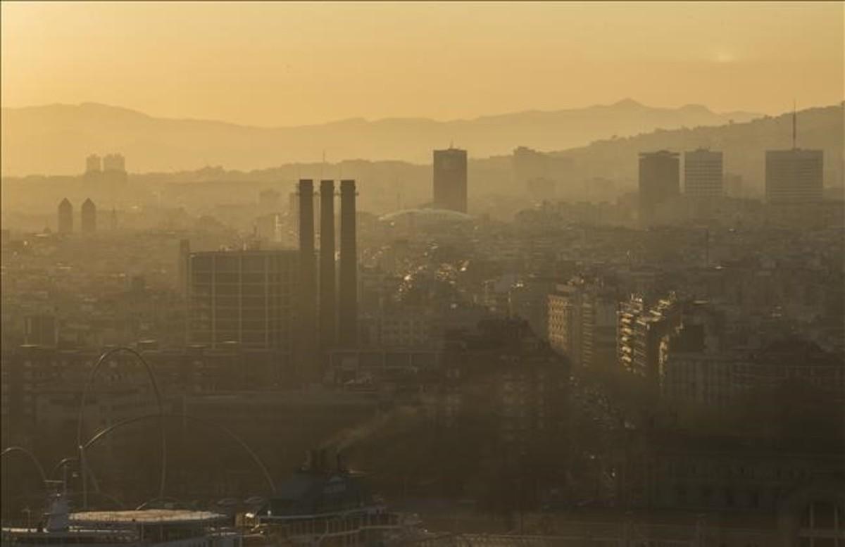 dcaminal37784180 barcelona  20 3 2017  contaminacion en el paralel i resto de170615140039