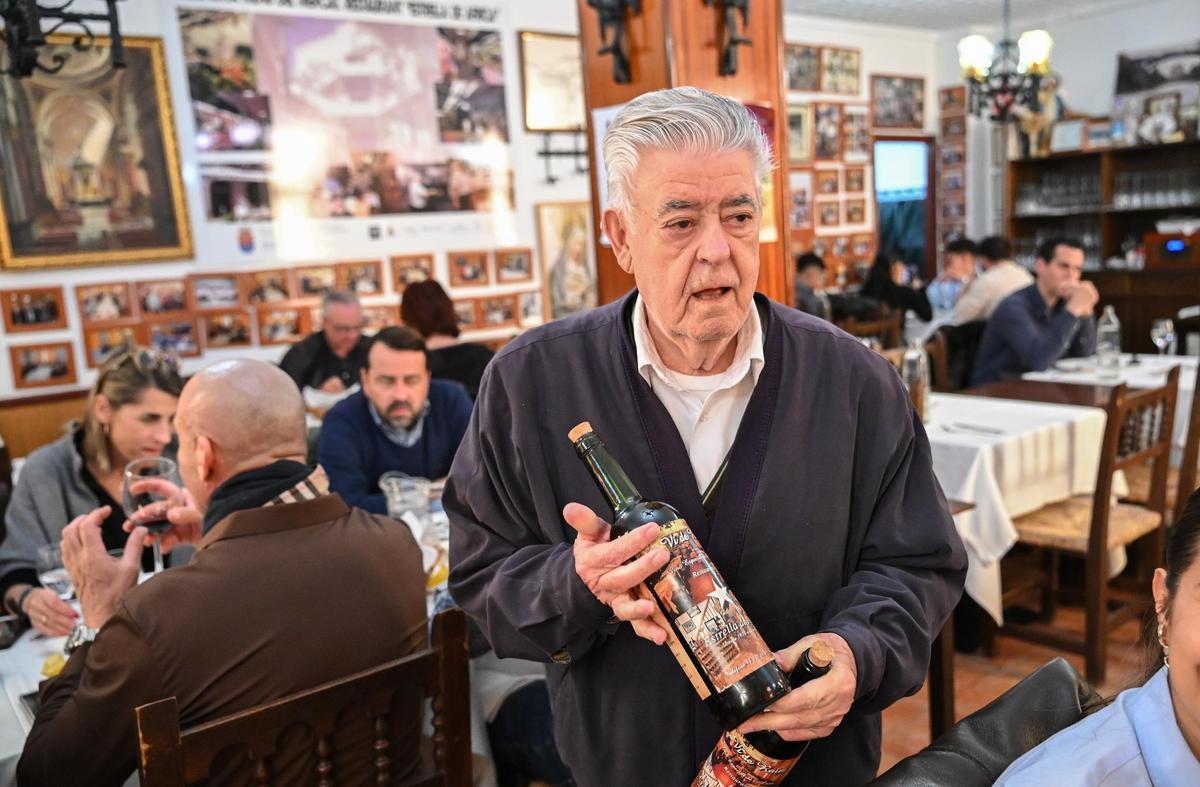 Tradición, cariño y sabor durante la jornada de Menjars de la Terra en el restaurante La Estrella de África de Crevillent