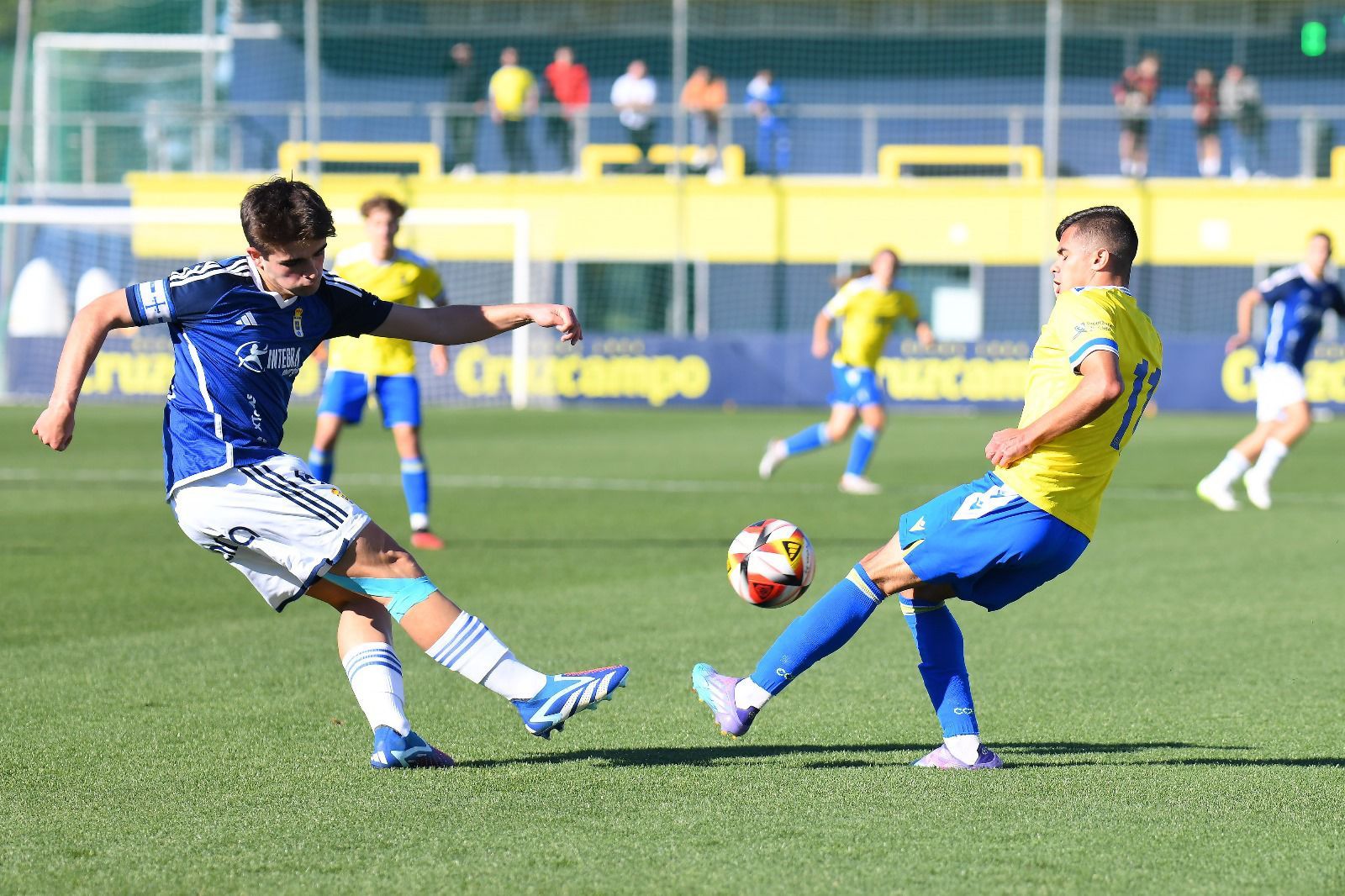 El Real Oviedo juvenil se mete en las semis de Copa del Rey