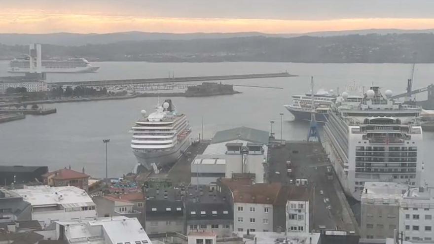 Cinco cruceros coinciden hoy en A Coruña con 14.000 pasajeros