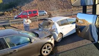 Un choque en cadena deja tres heridos y causa atascos kilométricos en la A-7 entre Murcia y Alcantarilla