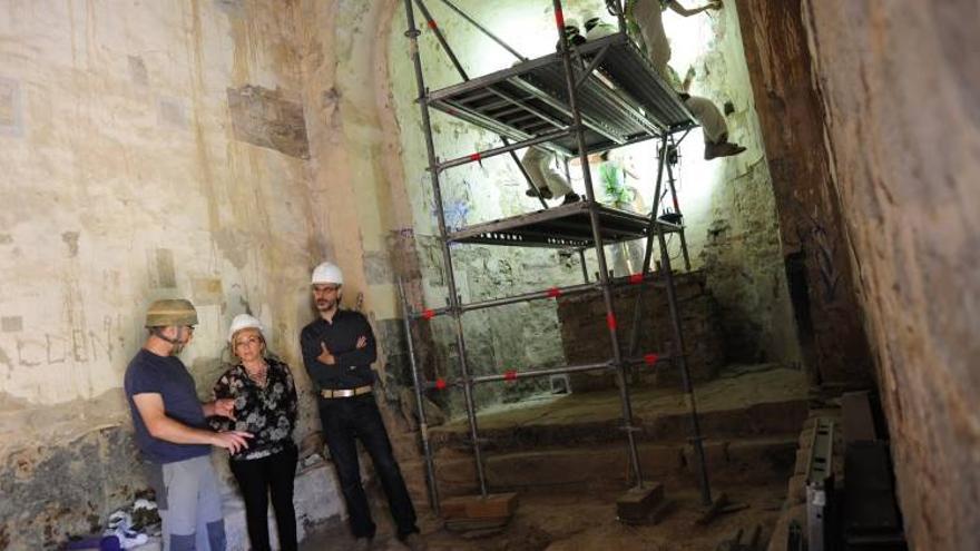 Descubierta una singular Trinidad en el ábside de la ermita de Rasal