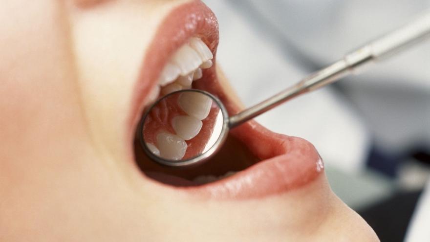 CANARIAS.-Trib.- Condenan por intrusismo a un protésico dental en Granadilla (Tenerife)