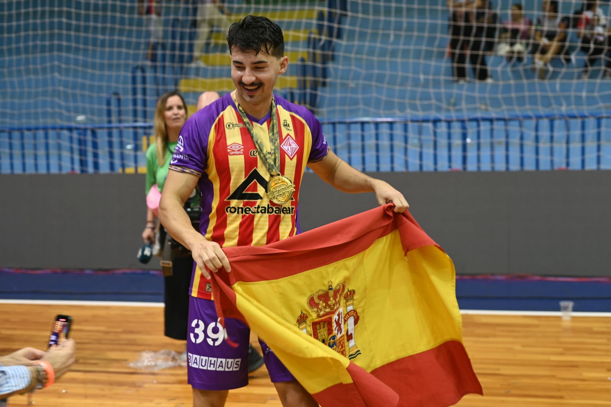 Las imágenes del Palma Futsal celebrando su título en la pista