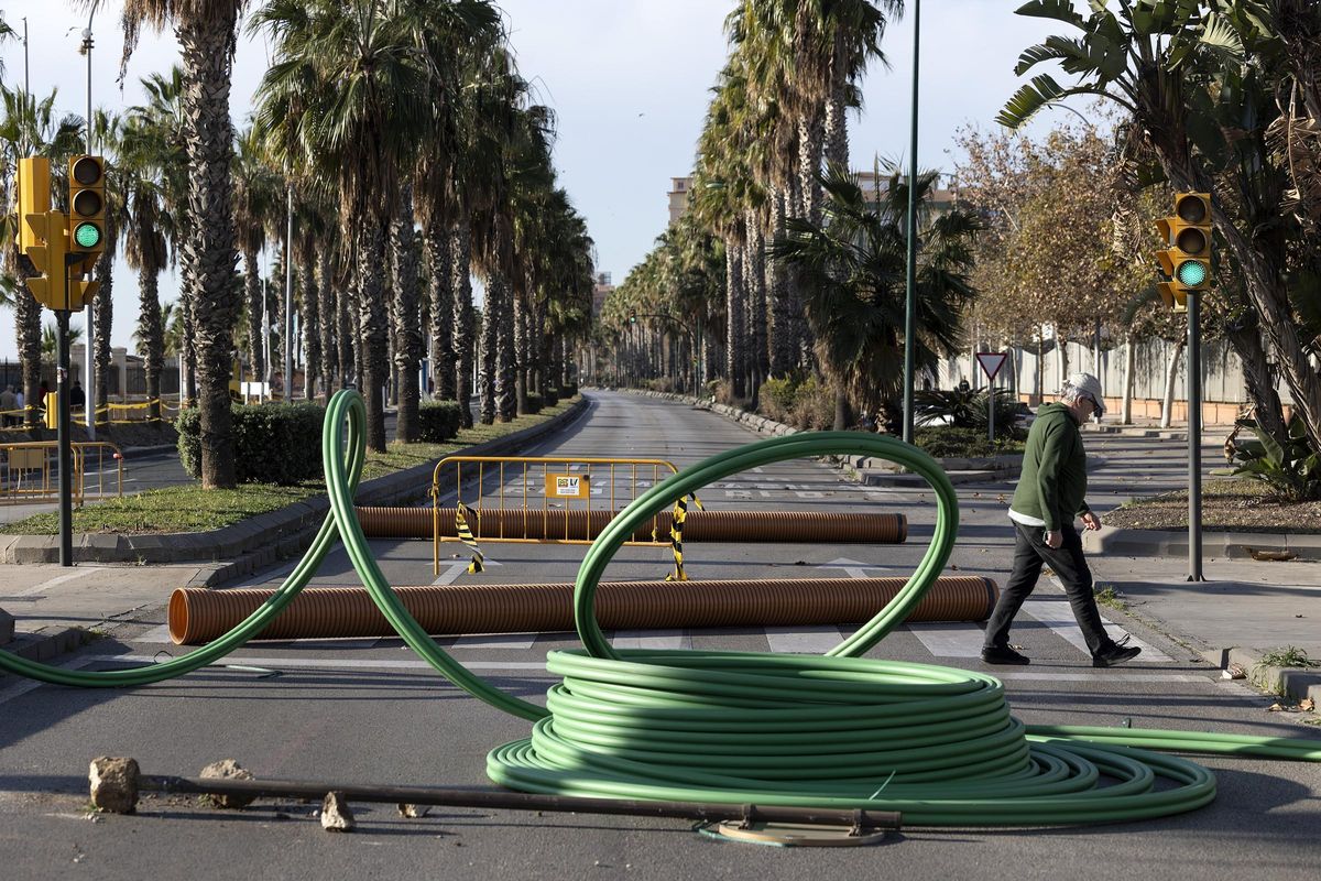 Agricultores y ganaderos de Málaga se suman a las protestas del campo y bloquean el Puerto