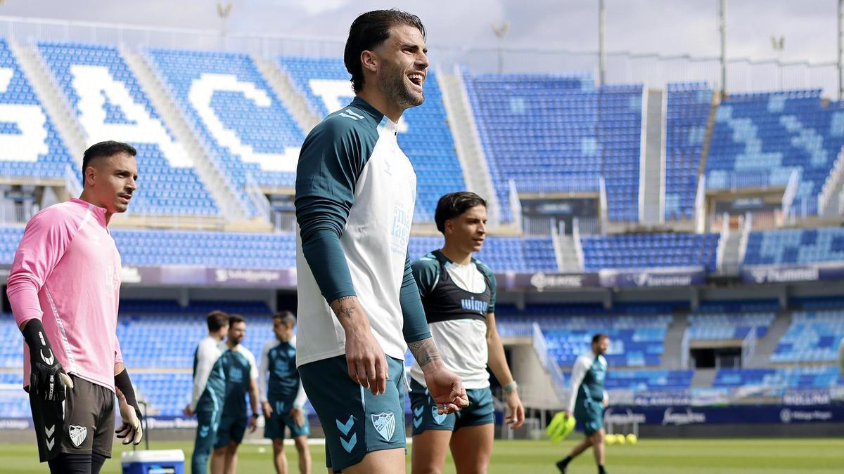 El Málaga CF completó ayer su último entrenamiento antes de la visita del Huesca a La Rosaleda.