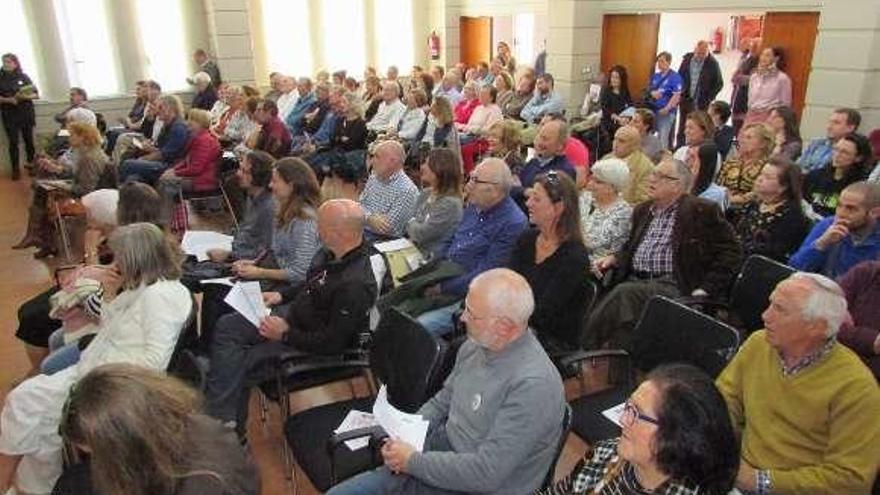 Asistentes a la presentación de &quot;SOS Plaza de Abastos&quot;.