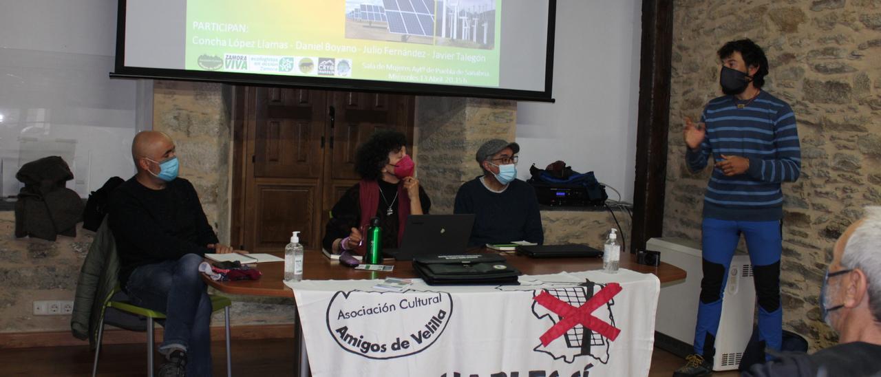 Reunión informativa en Puebla de las plataformas contra los macroparques de renovables