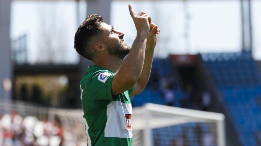 Nacho Gil celebra su gol de penalti el pasado domingo en el Almería-Elche.