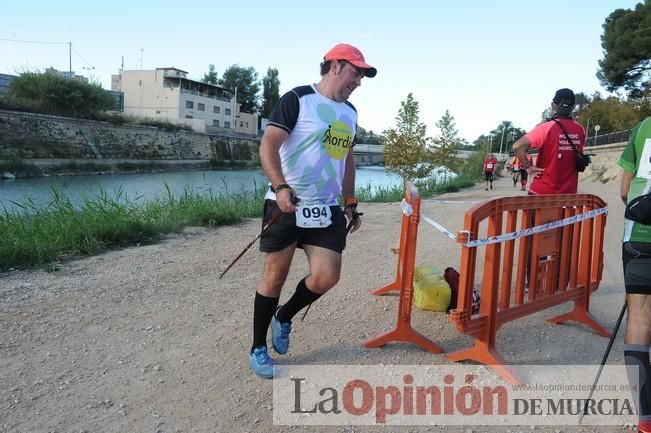 Marcha Nórdica en la mota del río Segura