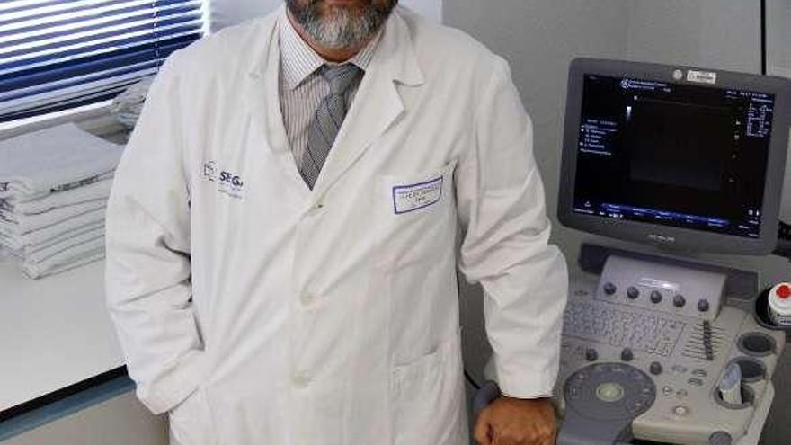 El doctor Javier Juan García.