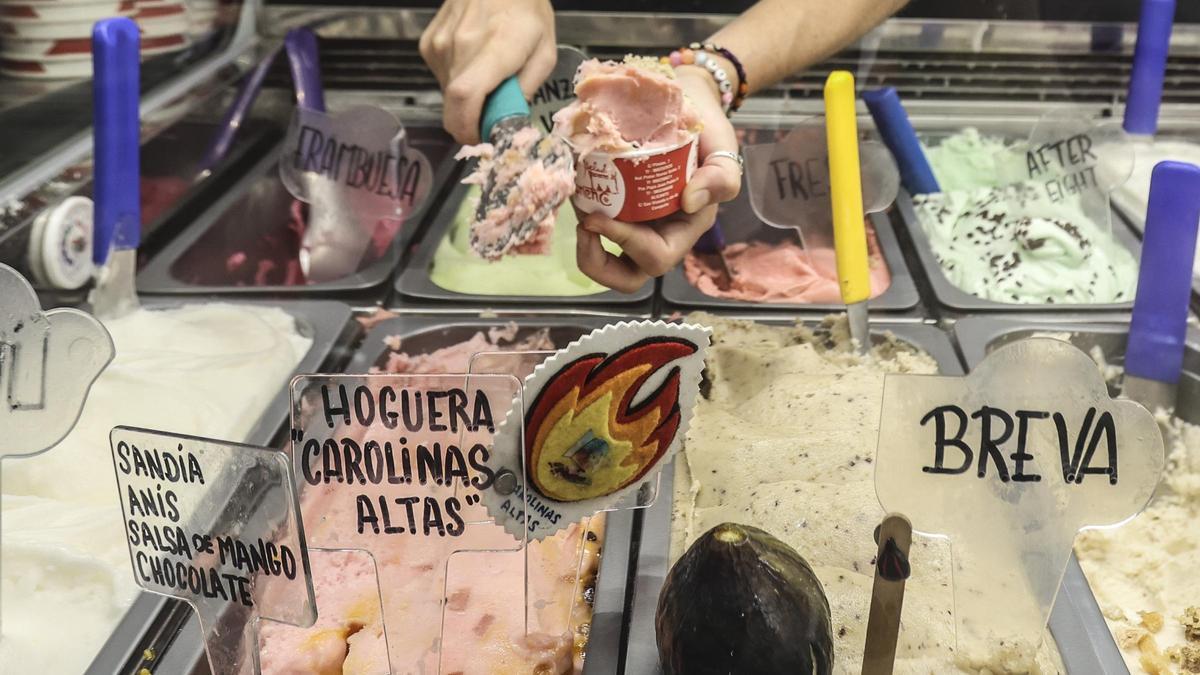 Hoguera Carolinas Altas, un helado de 95 años de historia