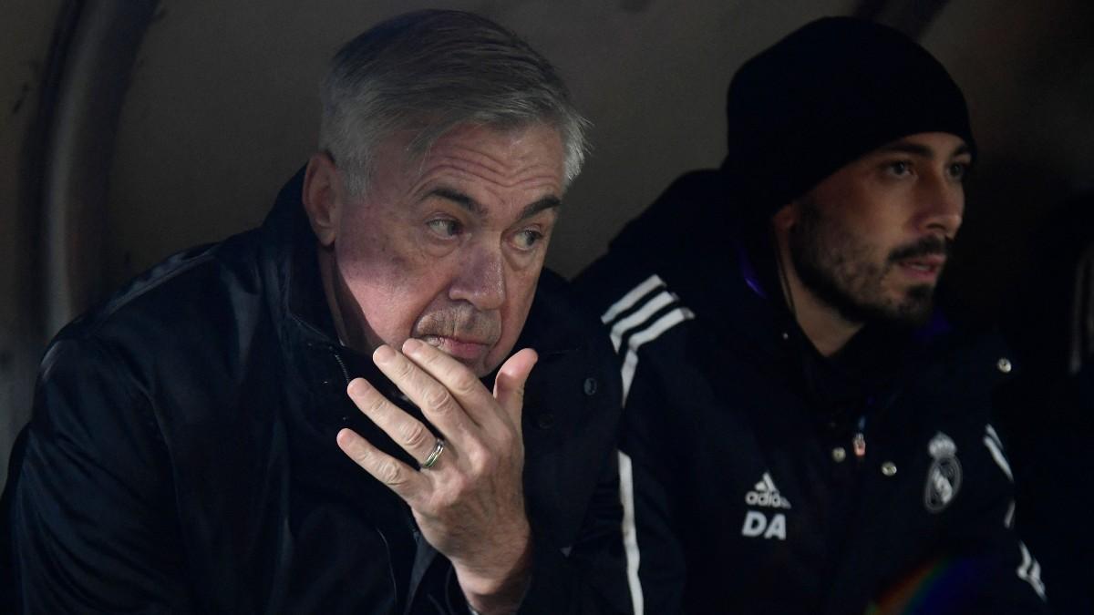 Ancelotti, con gesto compungido durante el partido contra el Cacereño