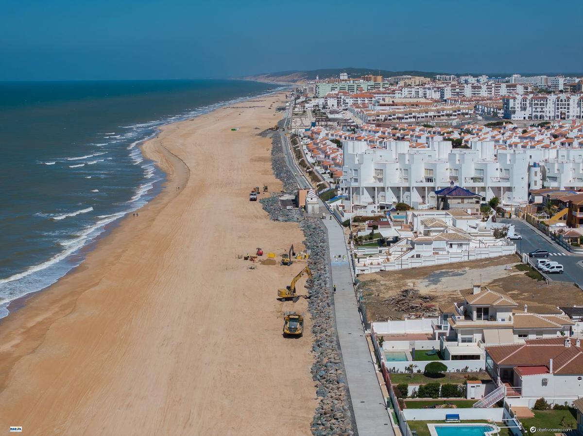 Estado actual del paseo marítimo de Matalascañas.