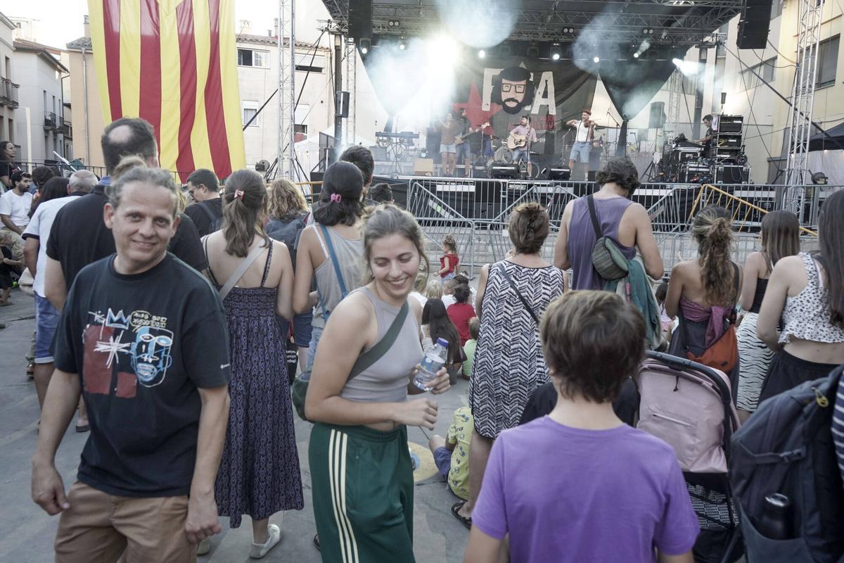 Festa Major Alternativa de Manresa a la plaça del Mercat de Puigmercadal Festa Major Alternativa de Manresa a la plaça del Mercat de Puigmercadal