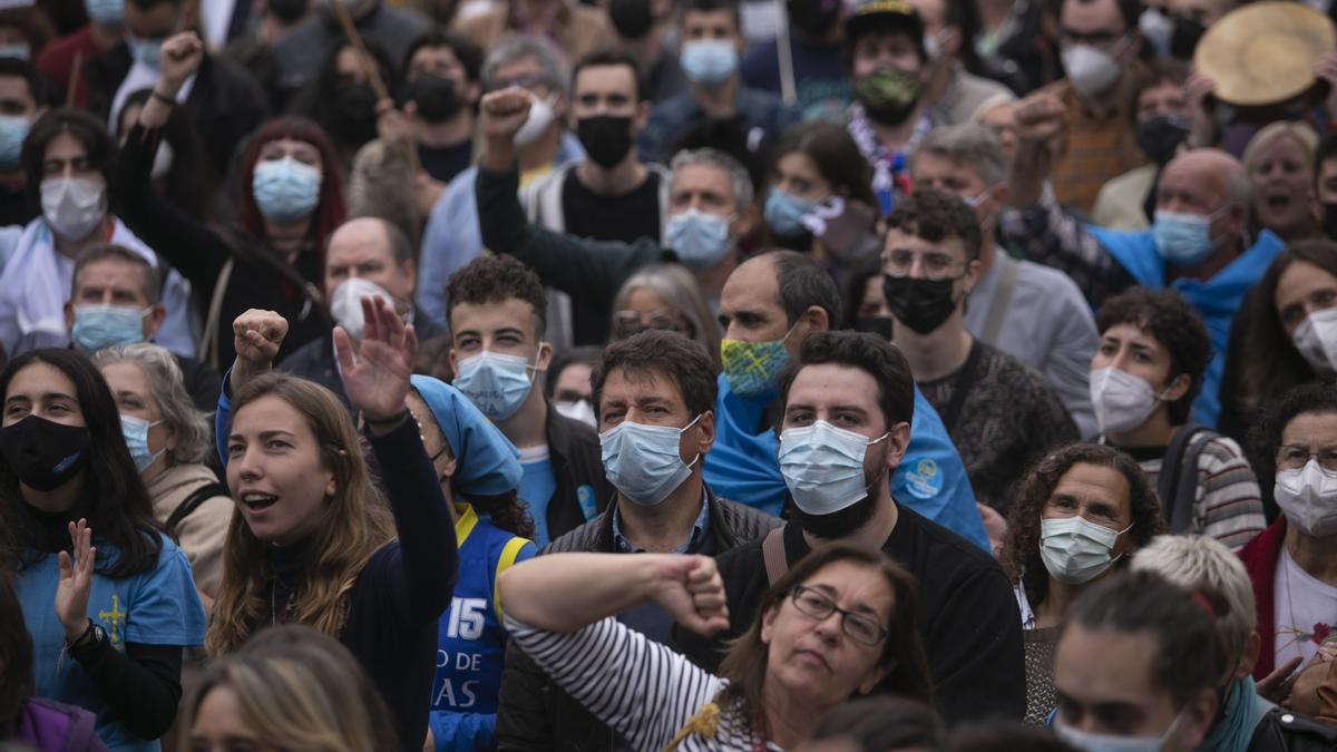 Los partidarios de la cooficialidad del asturiano se manifiestan en Oviedo