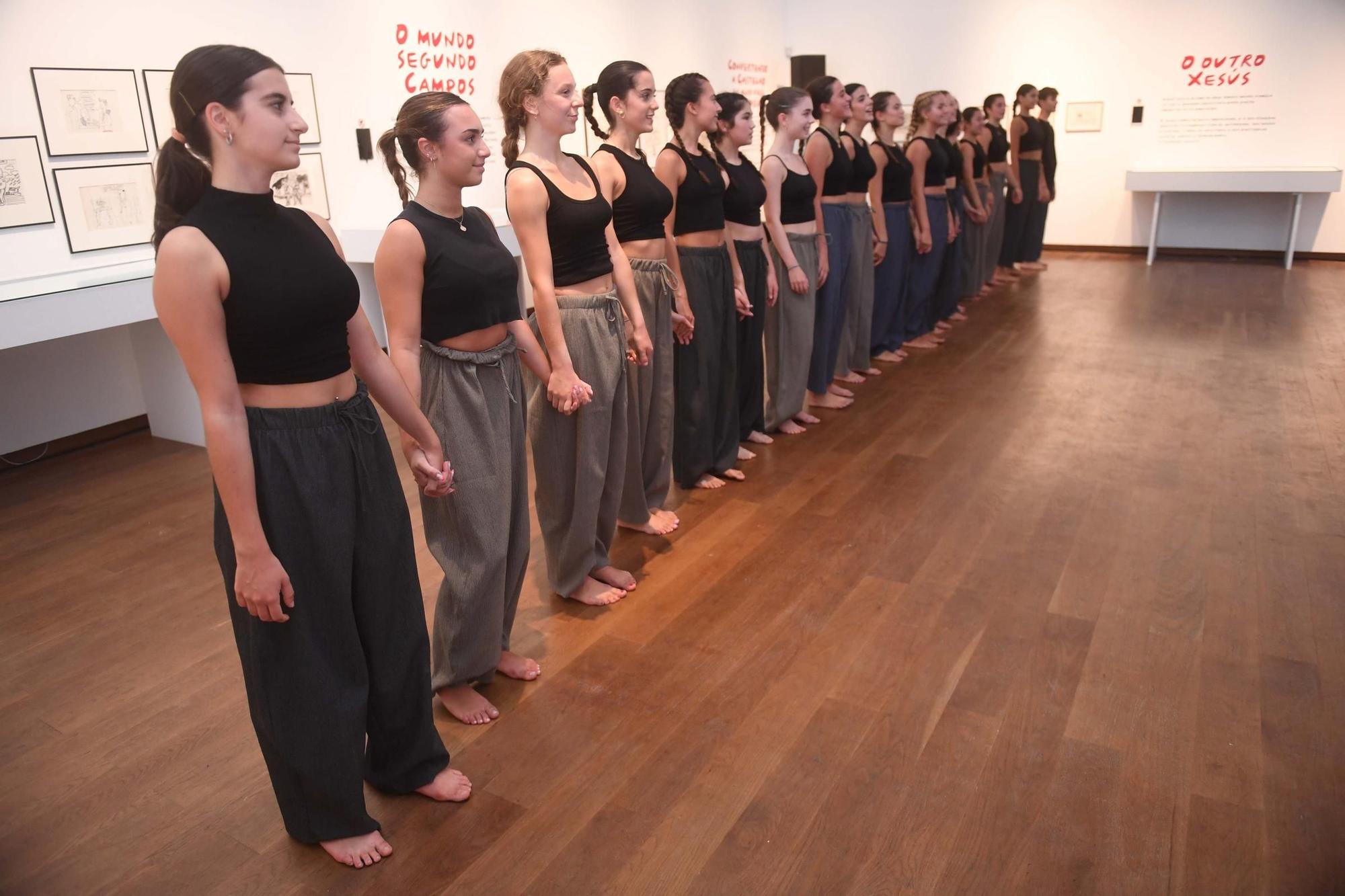 Alumnos del Conservatorio de Danza de A Coruña, en el evento de Prensa Ibérica y LA OPINIÓN