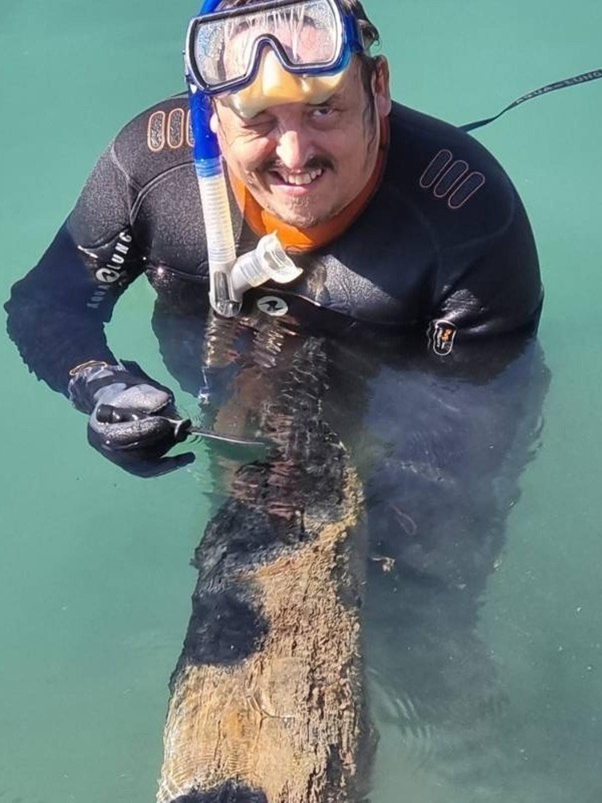 Salvador Espada, en una expedición como biólogo marino.