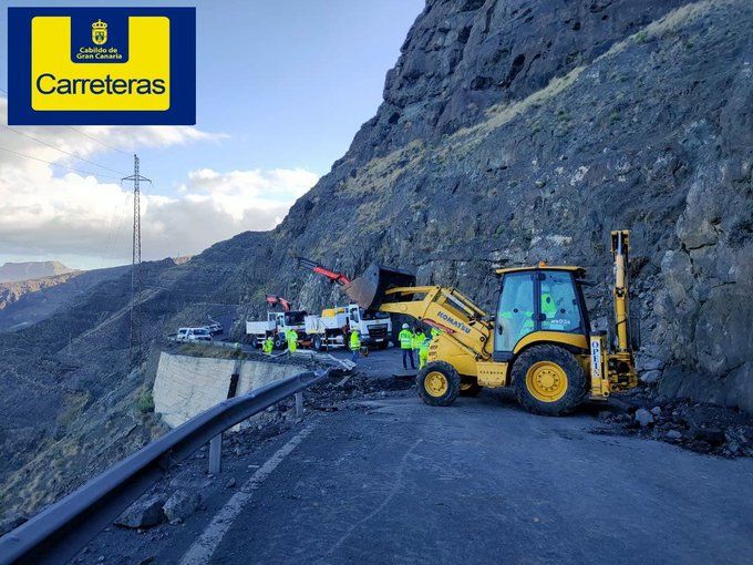 Arreglo de la carretera de La Aldea por los desprendimientos en la zona de Faneque