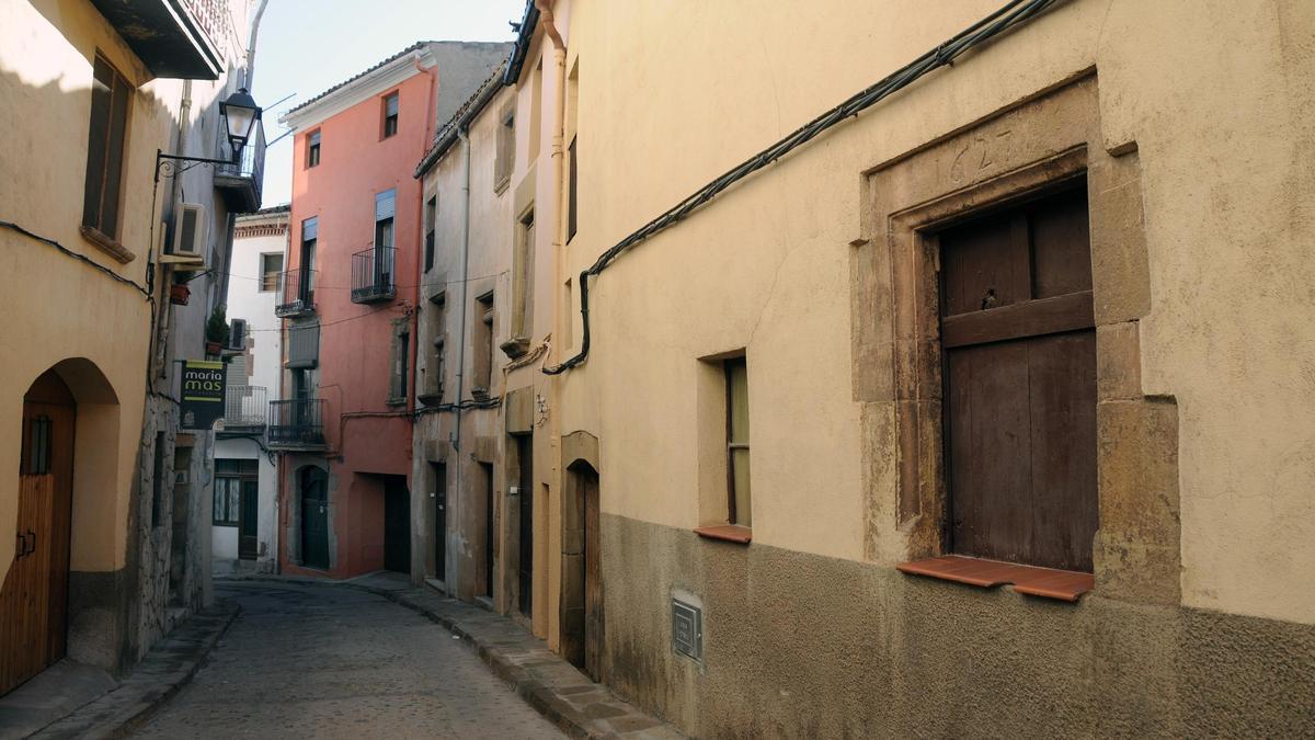 Un dels carrers del casc antic d'Artés