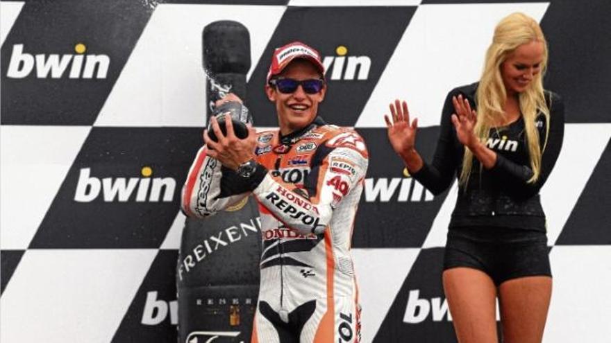 El pilot de Cervera Marc Márquez segueix batent tots els registres i ja acumula cinc victòries en la temporada del seu debut a MotoGP, quatre d&#039;elles de forma consecutiva.