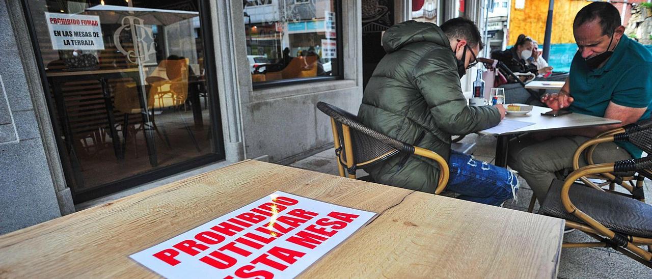 La hostelería de Vilagarcía continuará con un aforo del 50% en terraza y podrá abrir en interior al 30% de capacidad desde lunes.