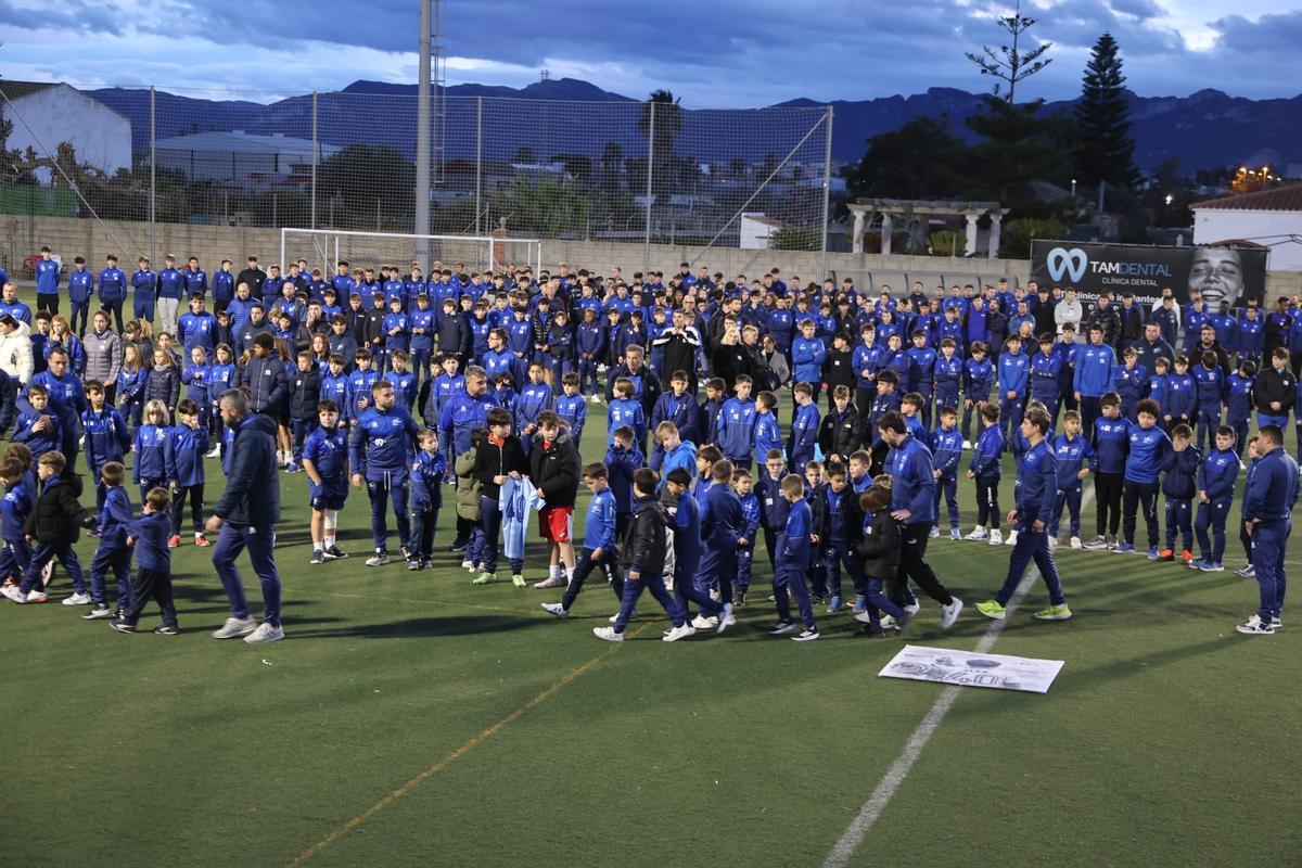 Dolor en el estadio de Sueca por el fallecimiento de un compañero y amigo Dolor en el estadio de Sueca por el fallecimiento de un compañero y amigo
