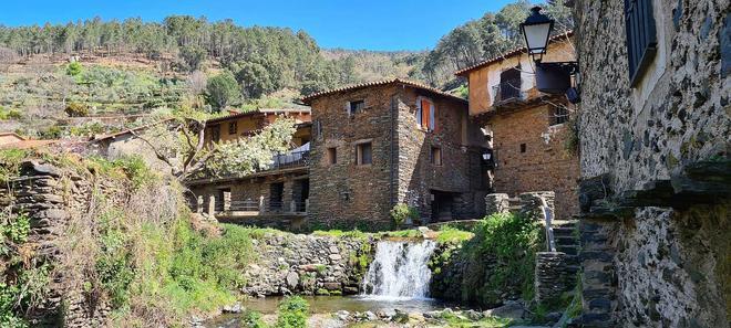 Los 15 pueblos desconocidos más bonitos de España - Robledillo de Gata