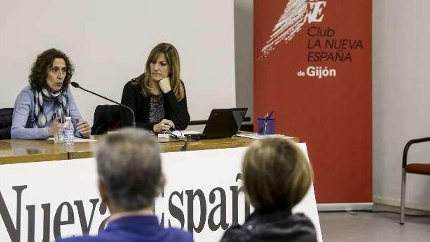 Covi Sánchez y Begoña González, en el Club LA NUEVA ESPAÑA de Gijón.