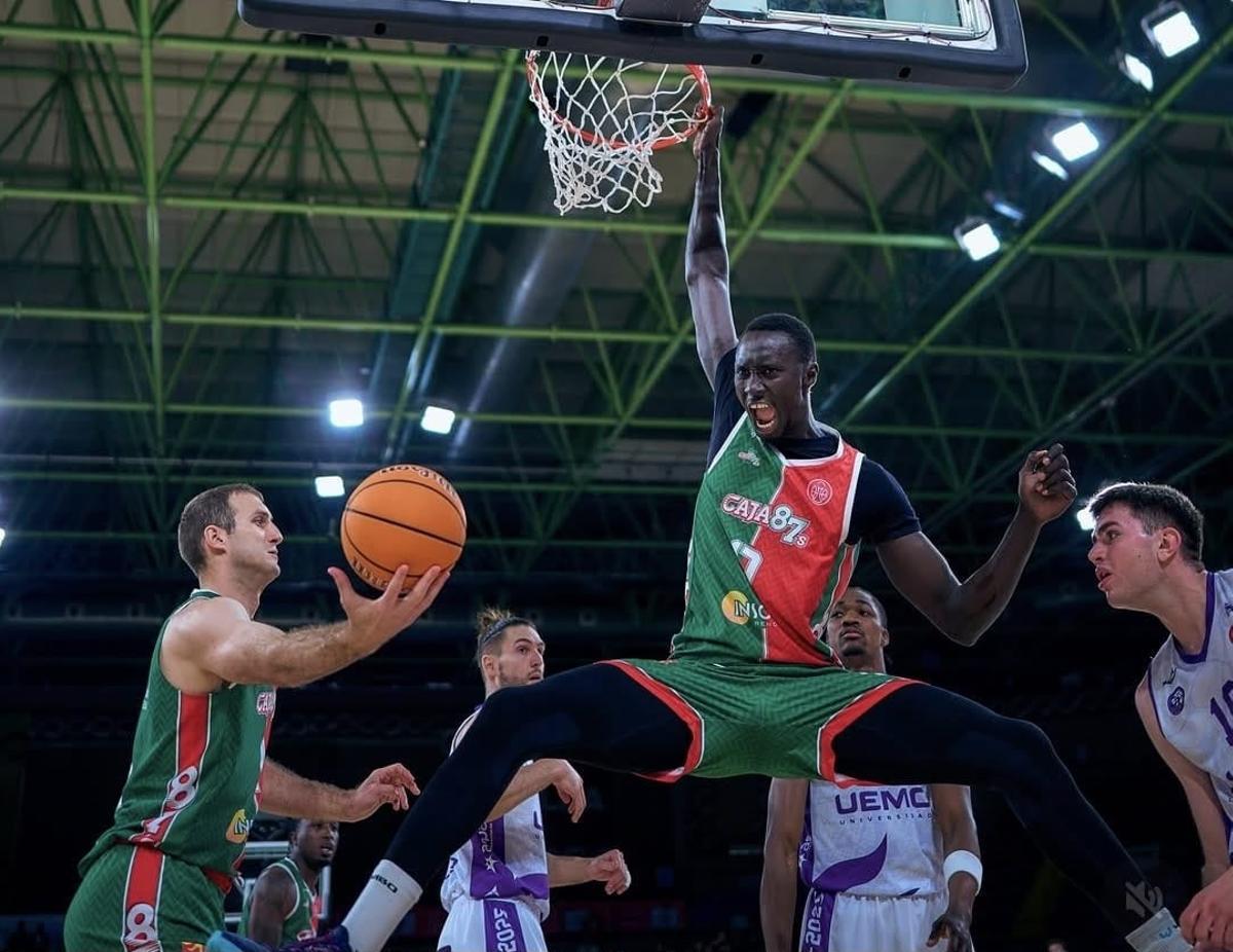 Lamin Dibba durant aquesta temporada amb el Caja 87