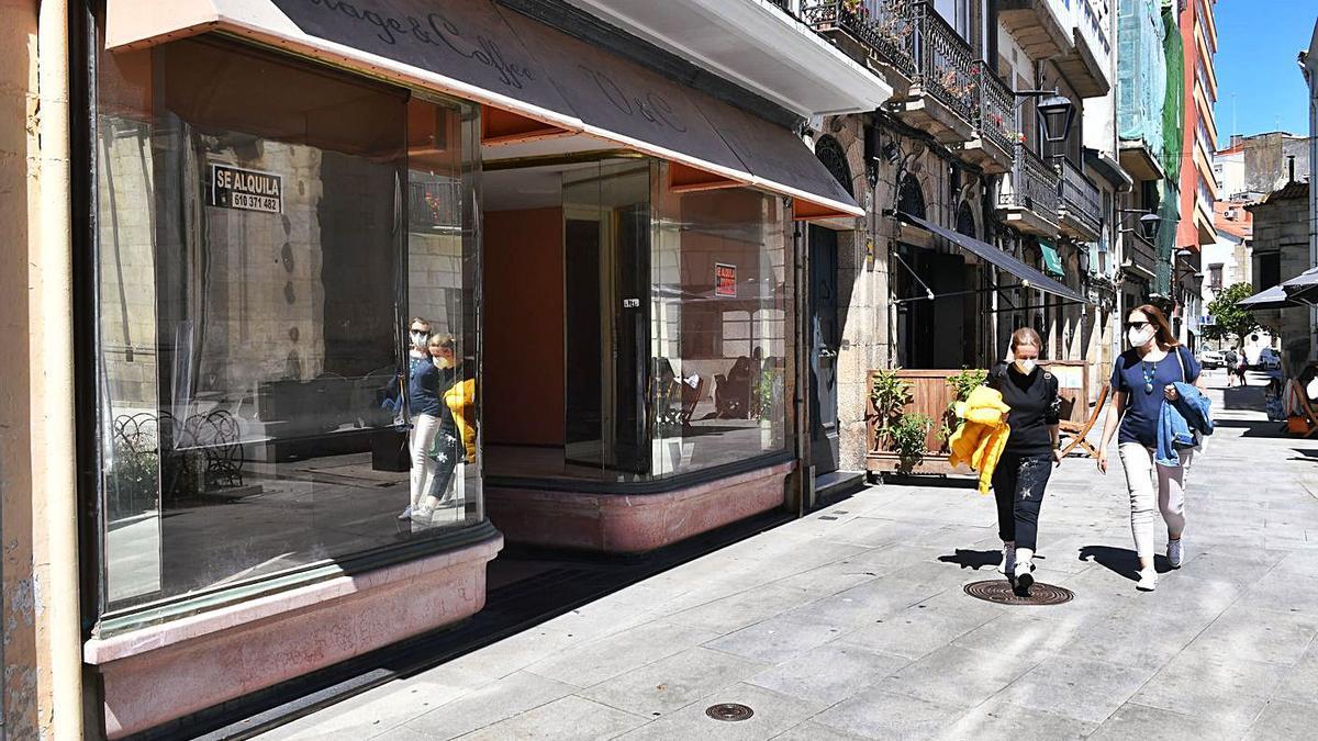 Bajo vacío en la plaza de San Nicolás. |   // VÍCTOR ECHAVE