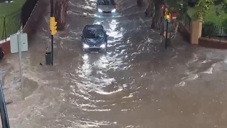 La zona este de Málaga capital, anegada al desbordarse los arroyos