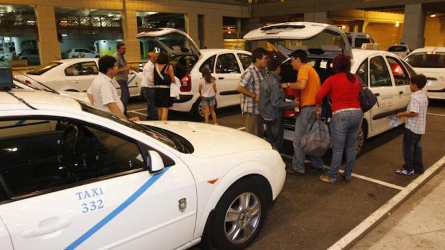 Taxis en el aeropuerto de Málaga.