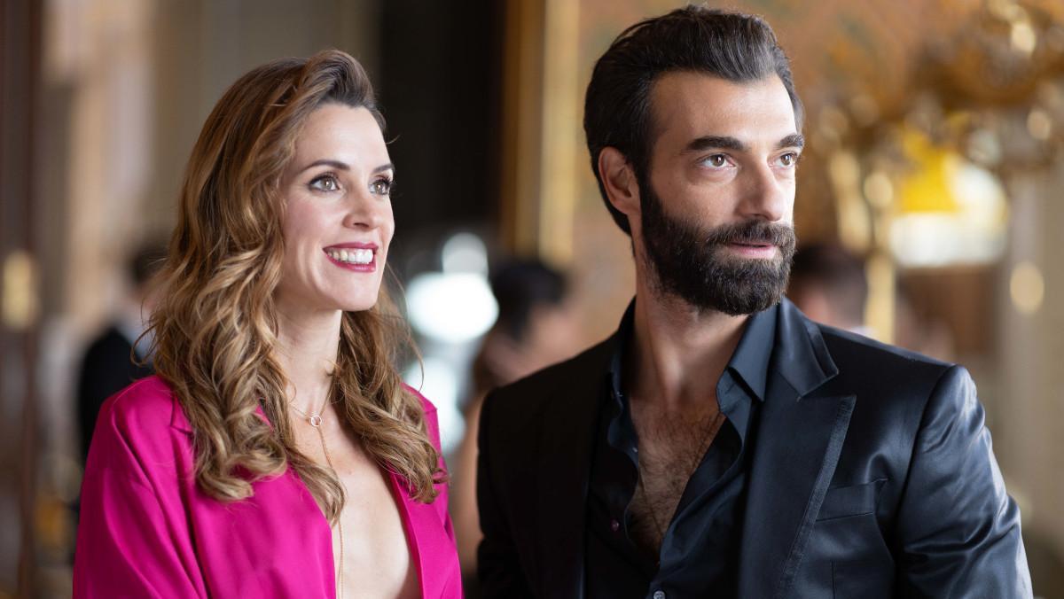 Maggie Civantos e Ilker Kaleli, en una escena de 'La pasión turca'.