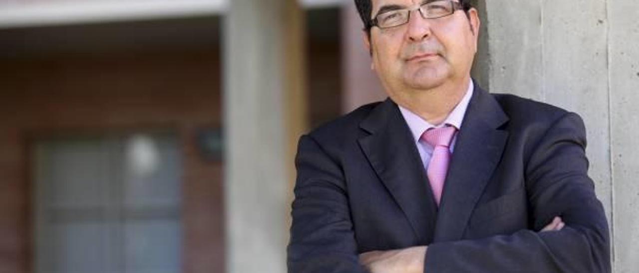 José Miguel Saval fue director general de Universidades y esta legislatura ha vuelto a su puesto en el Departamento de Ingeniería de la Universidad de Alicante.