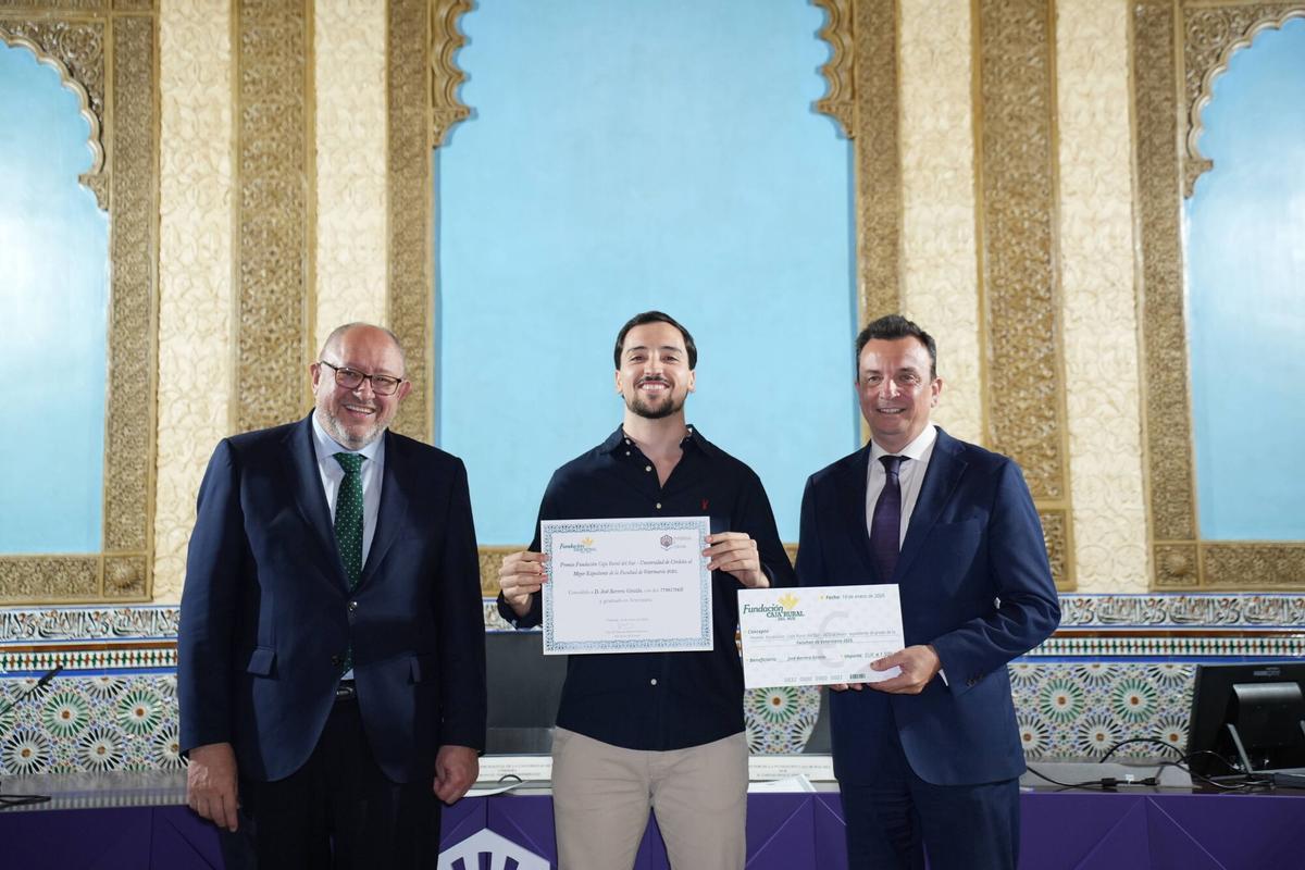 La UCO y Caja Rural del Sur premian a los mejores expedientes de grado ...