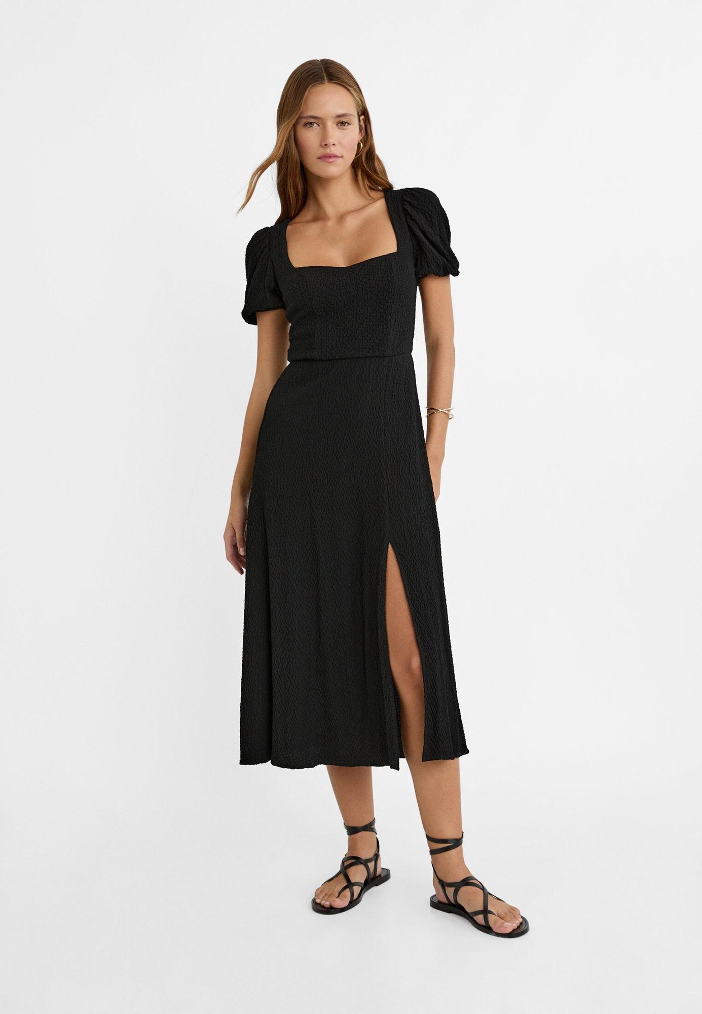 Vestido midi negro con manga abullonada de Stradivarius