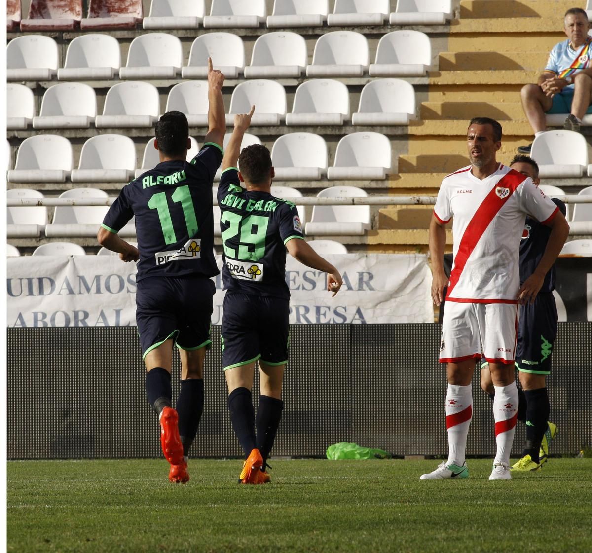 FOTOGALERÍA / Las mejores imágenes del Rayo-Córdoba