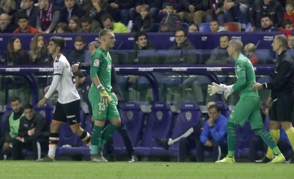 Las mejores imágenes del derbi Levante UD - Valencia CF