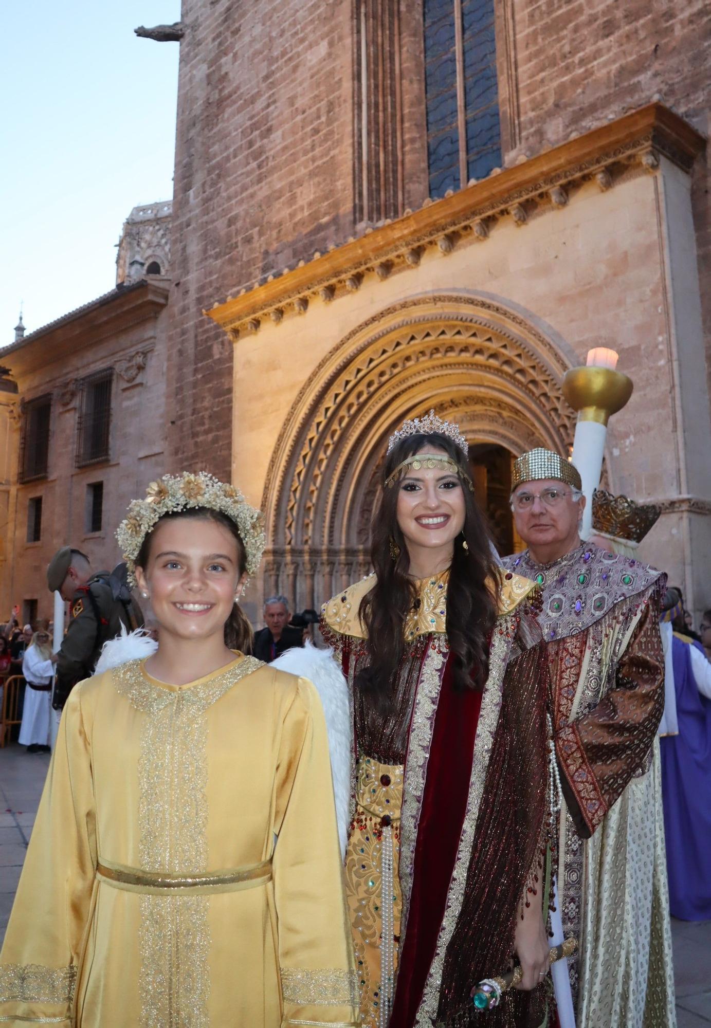 Marina y María Estela en versión Corpus: Ángel de Horeb y Reina de Saba