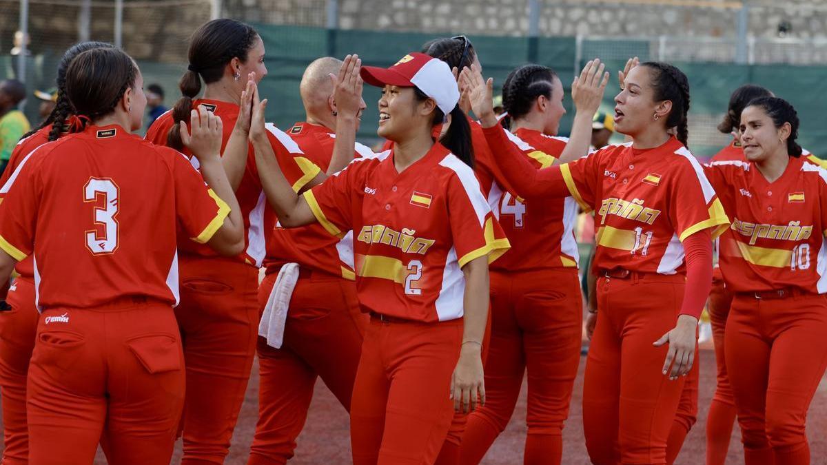 Las jugadoras de la selección española, en su primer partido de la Copa del Mundo
