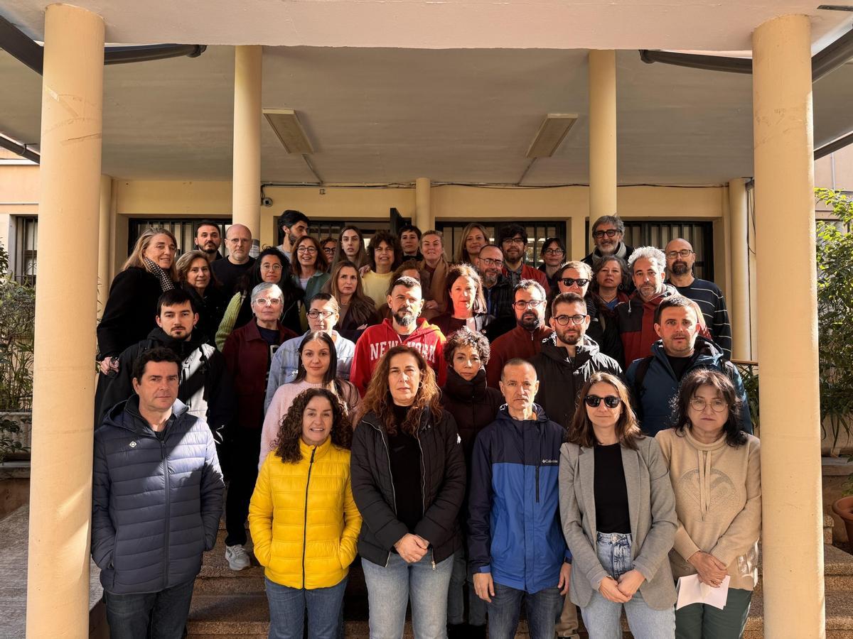 Imagen de la concentación del IES Arxiduc Lluis Salvador en solidaridad con el docente agredido.