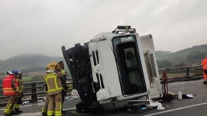 Un dels vehicles implicats en el sinistre viari de l&#039;autopista