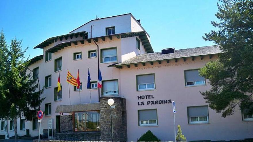 Los propietarios del hotel de Huesca que se ha quedado sin licencia por alojar migrantes: "Hemos pedido ser hostal y tampoco hemos podido"