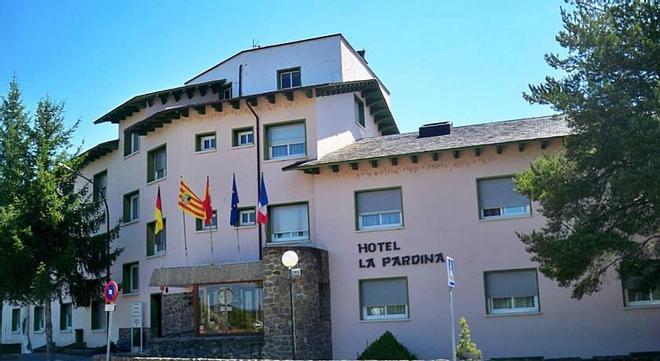 Владельцы отеля La Pardina борются за сохранение лицензии и помощь мигрантам